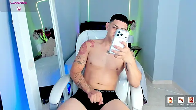 Alex_cute77 即時 XXX 聊天