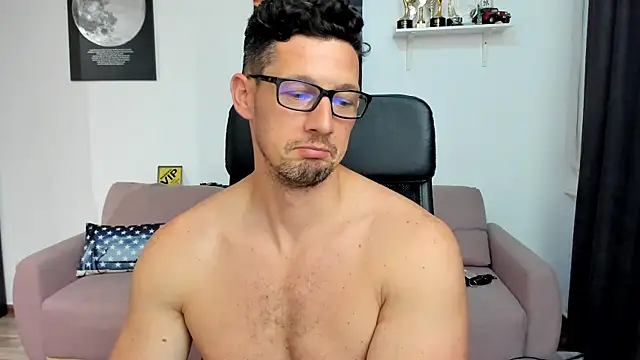 BrutusK08 – Naživo XXX chat