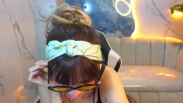 Lily_Tx Chat XXX live