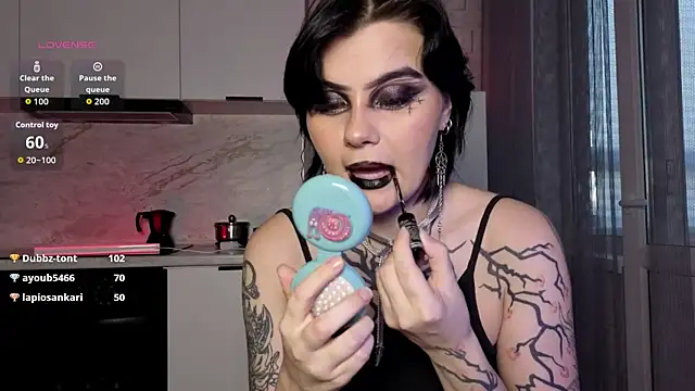 IntrigueYourDayn Live XXX chat