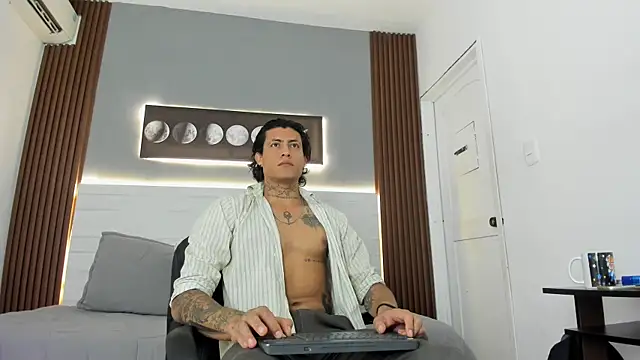 Chatroom XXX en direct de Damian_romanoff_