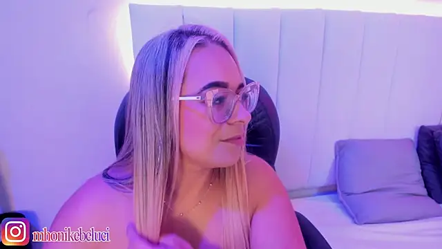 MHONIKBELUCCI's Live XXX Chat