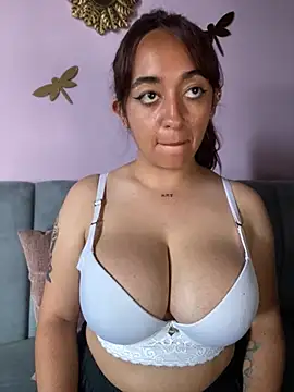 Im_Luuu's Live XXX Chat