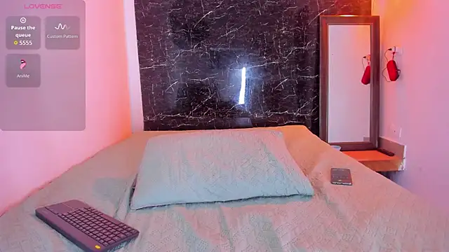 Chat +18 de Adrian_Wolf ao vivo
