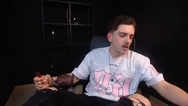 Chat +18 de FelixStarkk ao vivo