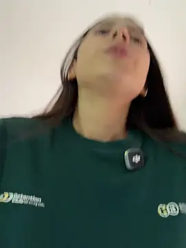 XXX chat uživo modela LittleDoll___