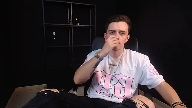 FelixStarkk Chat XXX in diretta