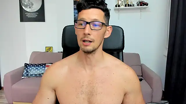 BrutusK08's Live XXX Chat