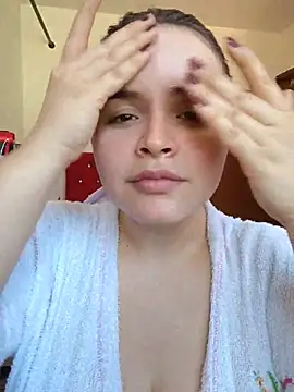 SeleneLuminari8 XXX чат на живо