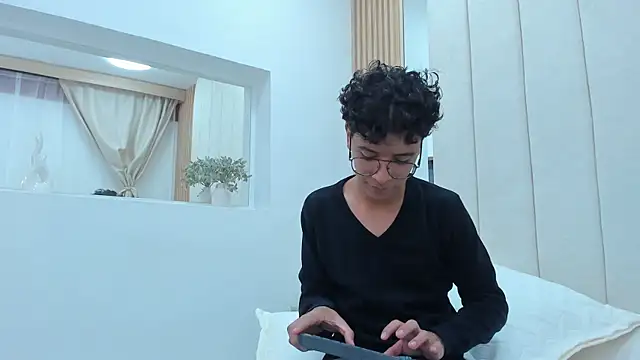 Онлайн чат XXX adams_bobby
