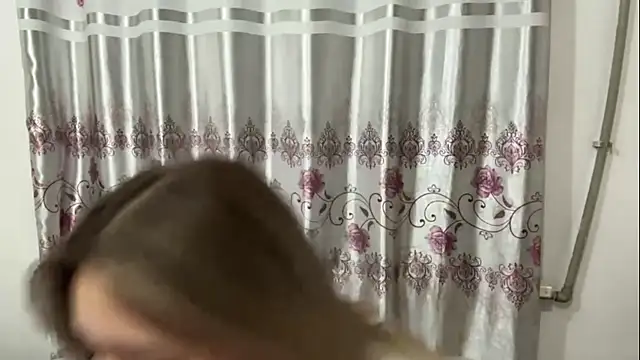 Živý XXX chat CloudyClamber