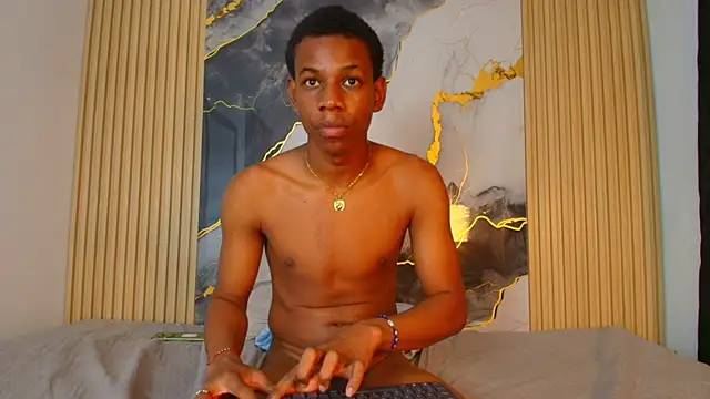 Chat XXX en directo de Adriann_Stone
