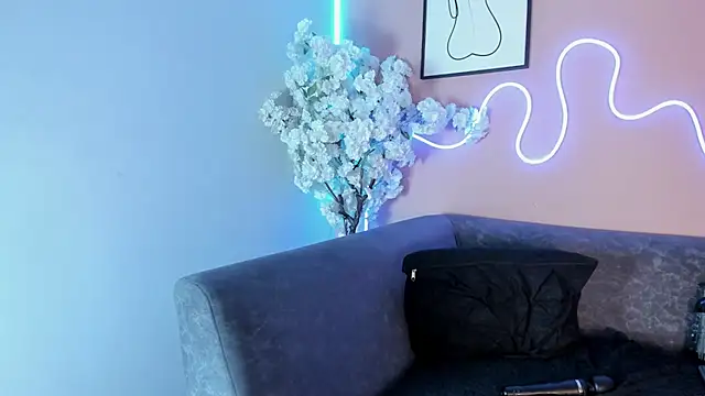 XXX chat uživo modela karo_linee1