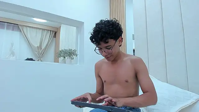 Chat XXX Live adams_bobby
