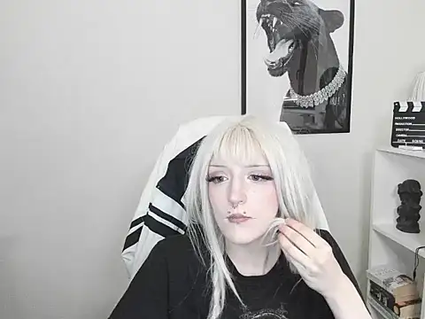 XXX chat uživo modela NikaDream