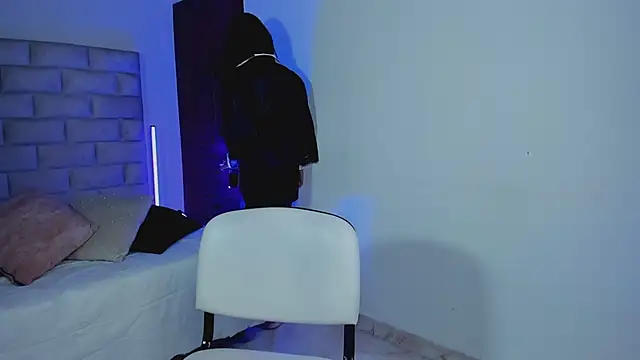 צ'אט XXX בשידור חי של HollyGrey_