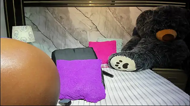 Niyirey1 Adlı Modelin Canlı XXX Sohbeti