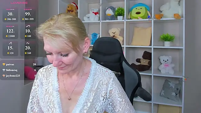 Julie_Lucas: онлайн-секс-чат