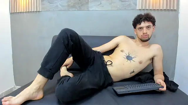 LUCA_GREEND live XXX chat