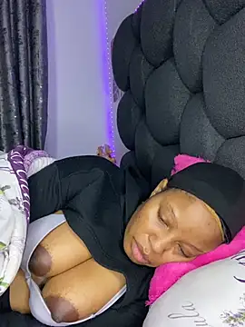 RainBougie's Live XXX Chat