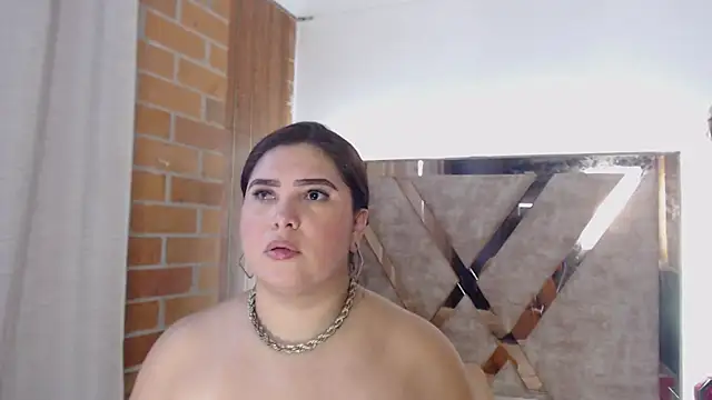 AGATHAA_WHITE Chat XXX live