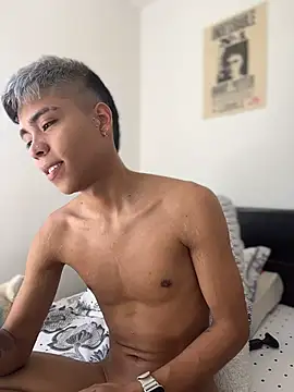 MaxiWildd Live XXX Chat