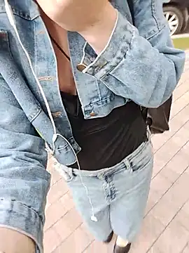 XXX chat uživo modela MickeQuinee