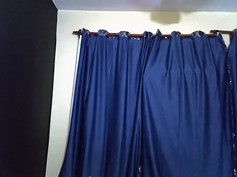 Chat +18 de Petitesin ao vivo