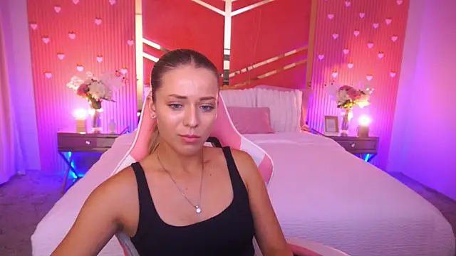 DoveLovee's Live XXX Chat