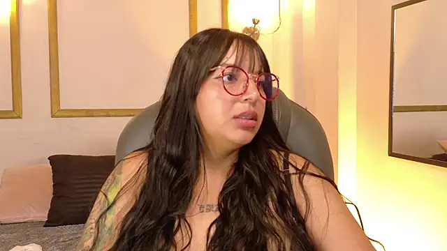 Abbiee_gh élő XXX-chatje