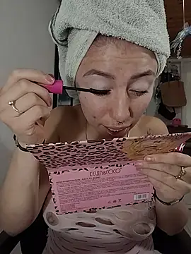 Kitty_Melodi élő XXX-chatje