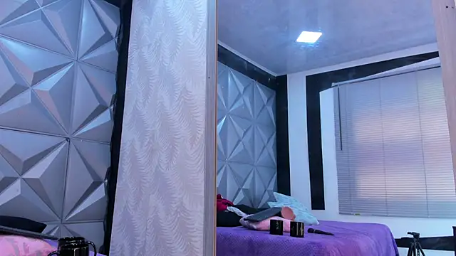 BustyGlow live XXX chat