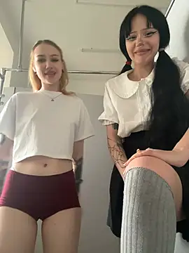 XXX chat uživo modela sukidaa