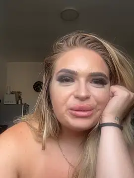 Chat +18 de AmelyaNyx ao vivo