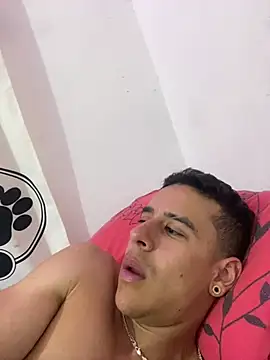 jhuan99 élő XXX-chatje