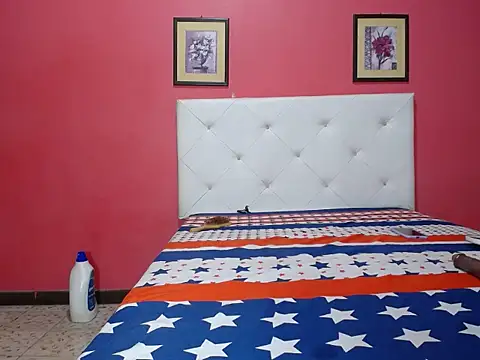 Sharon4ux élő XXX-chatje