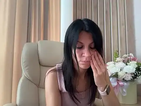 InjaAtHome Adlı Modelin Canlı XXX Sohbeti