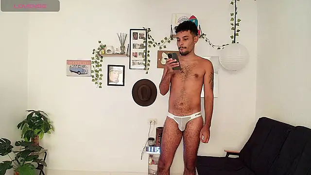 colinbrown Adlı Modelin Canlı XXX Sohbeti