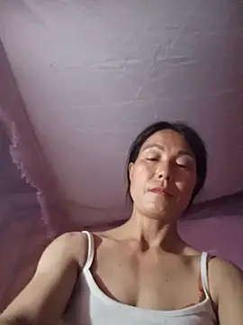 Lily-ly 现场XXX聊天