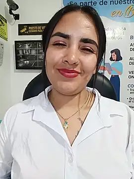 MAYE__13 – Naživo XXX chat