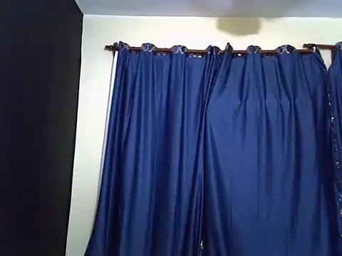 Petitesin Chat XXX live
