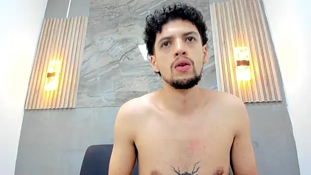 Chatroom XXX en direct de LUCA_GREEND