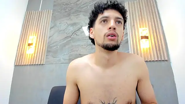 צ'אט XXX בשידור חי של LUCA_GREEND