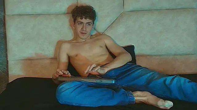Chatroom XXX en direct de Tyler_Mcrey