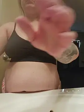 TattedMamaXOXOn Live XXX chat