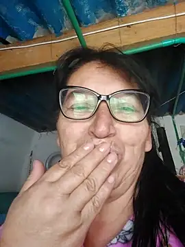 Chat +18 de clarita_01 ao vivo