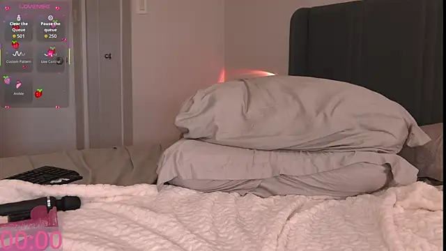 Strawberryfoxx's Live XXX Chat