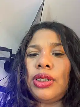 Rashell1_Queen's Live XXX Chat