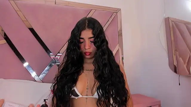 Онлайн чат XXX honeyhtx