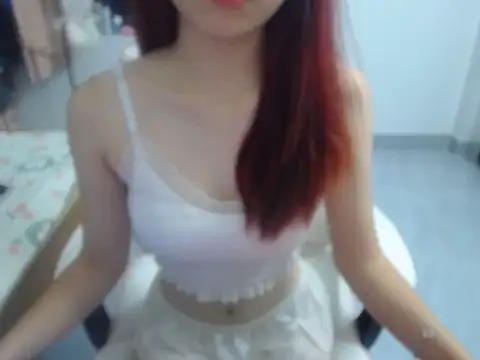 Bambii_iuのライブXXXチャット